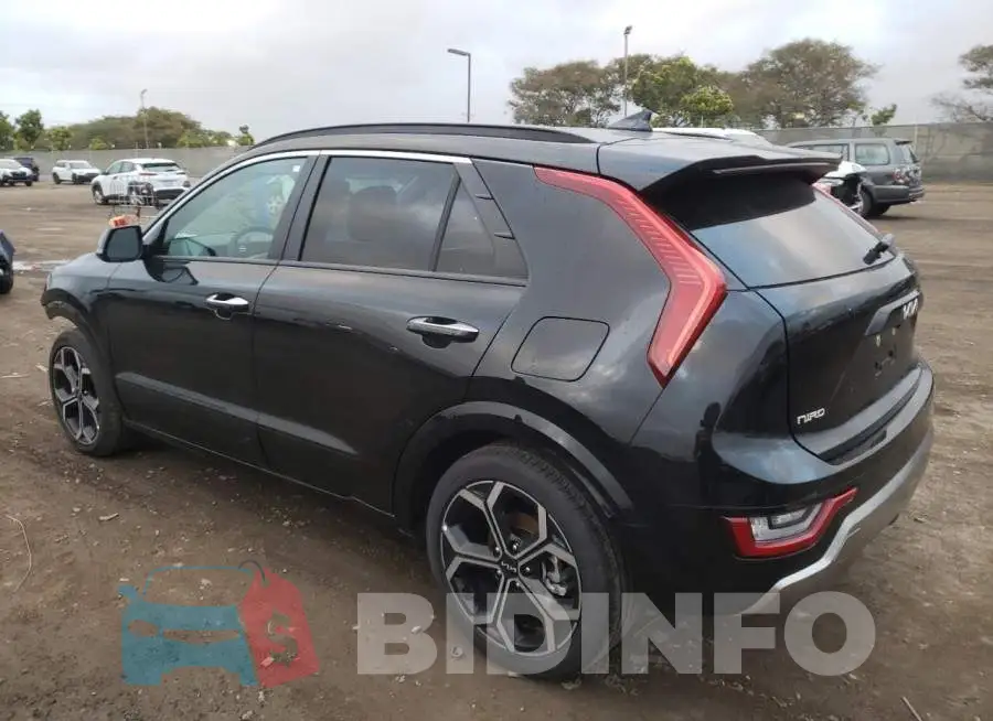 KNDCT3LE8P5038103 Photo# 2