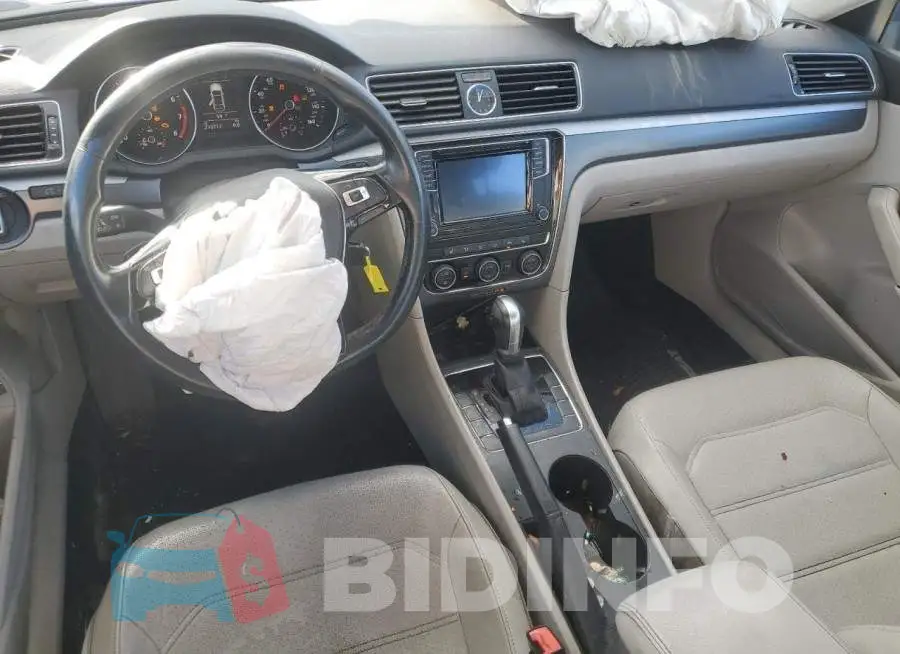 1VWDT7A38HC014522 Photo# 8