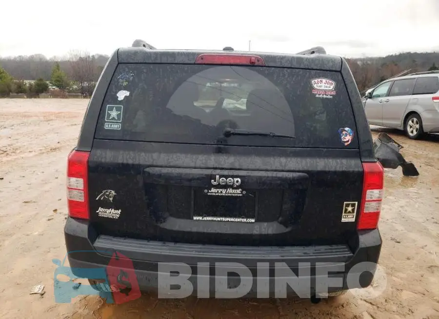 1C4NJPBAXGD670160 Photo# 6