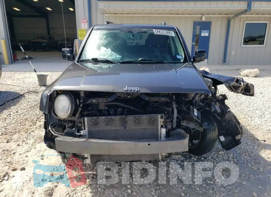 1C4NJPFB4ED719272 Photo# 5
