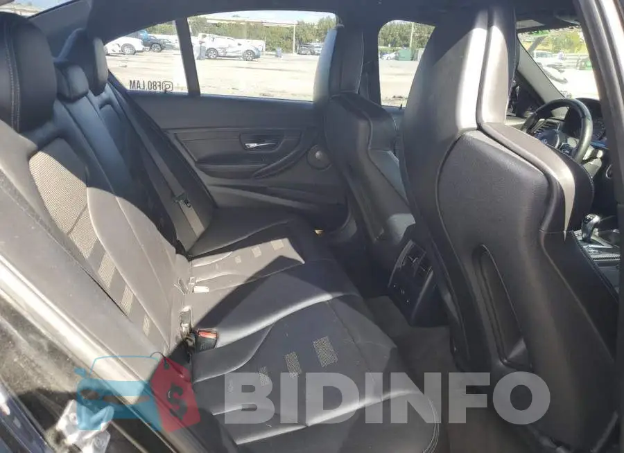 WBS8M9C58J5J79386 Photo# 10