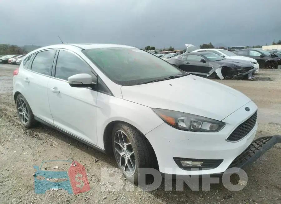 1FADP3M26HL299648 Photo# 4