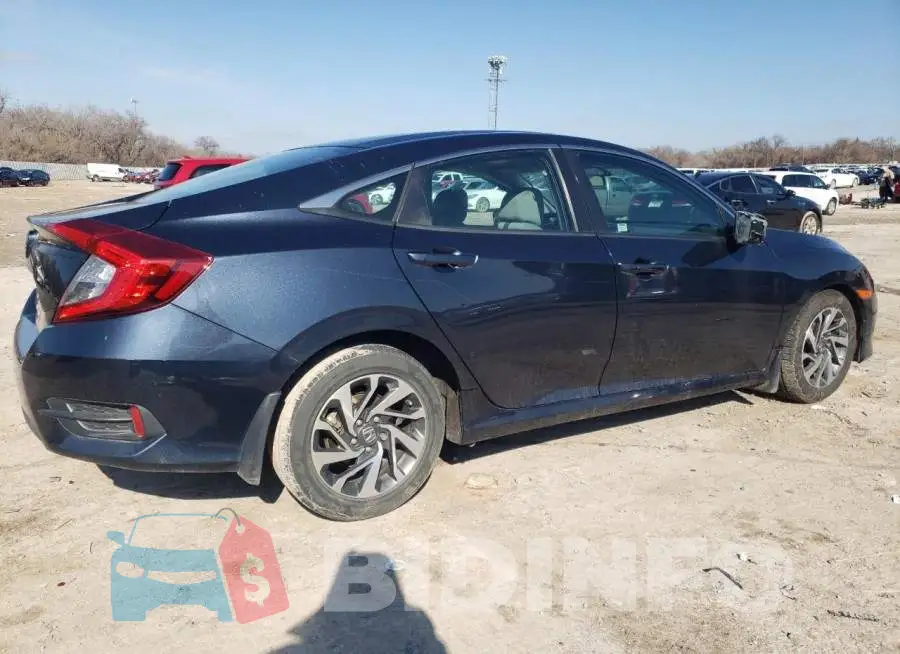 19XFC2F70GE030831 Photo# 3