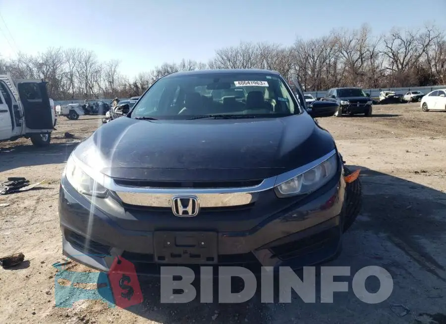 19XFC2F70GE030831 Photo# 5
