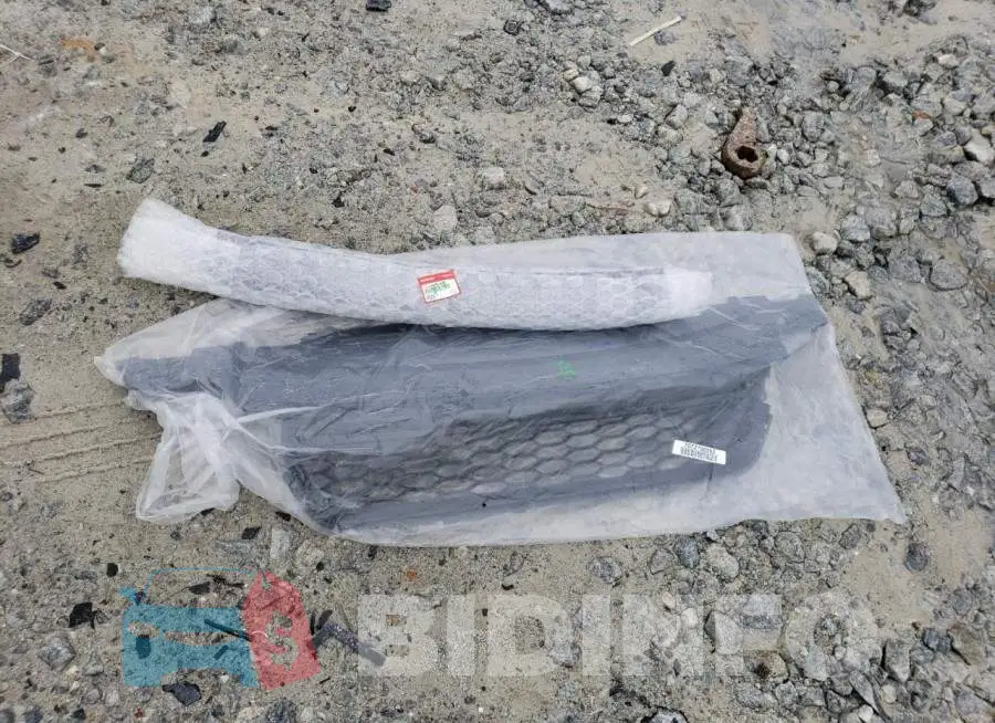 1HGCR3F81EA002182 Photo# 12