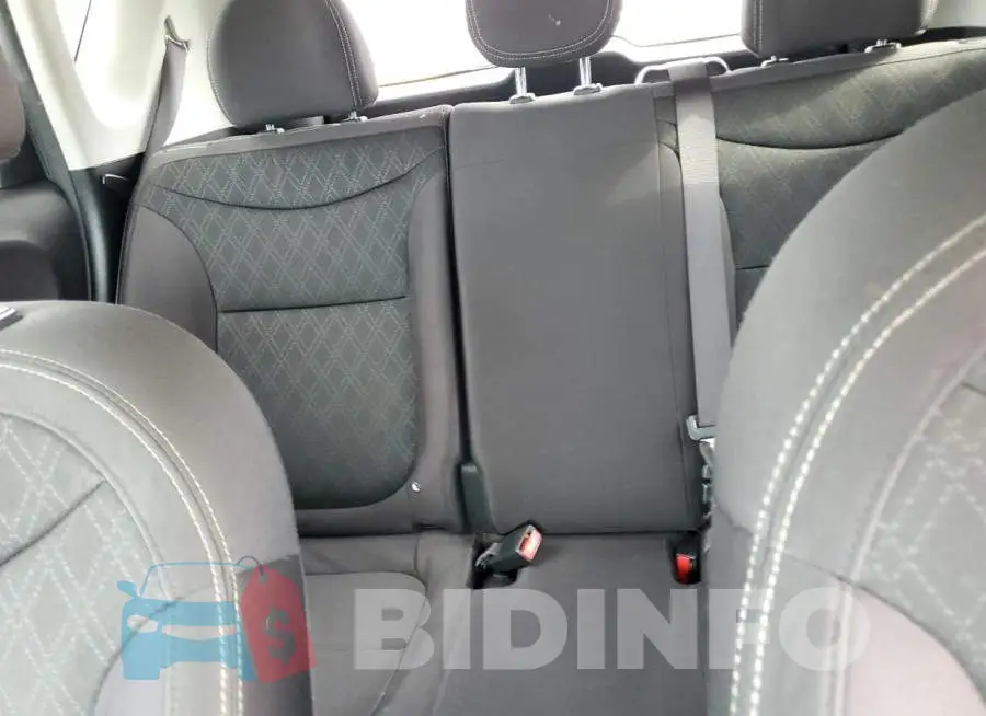KNDJN2A20F7208882 Photo# 10