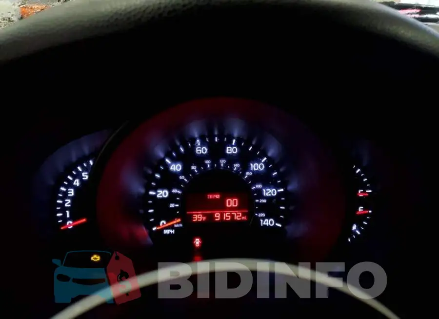 KNDJN2A27F7777311 Photo# 9