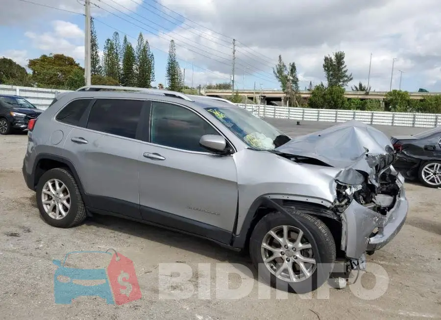 1C4PJLCB6FW677120 Photo# 4