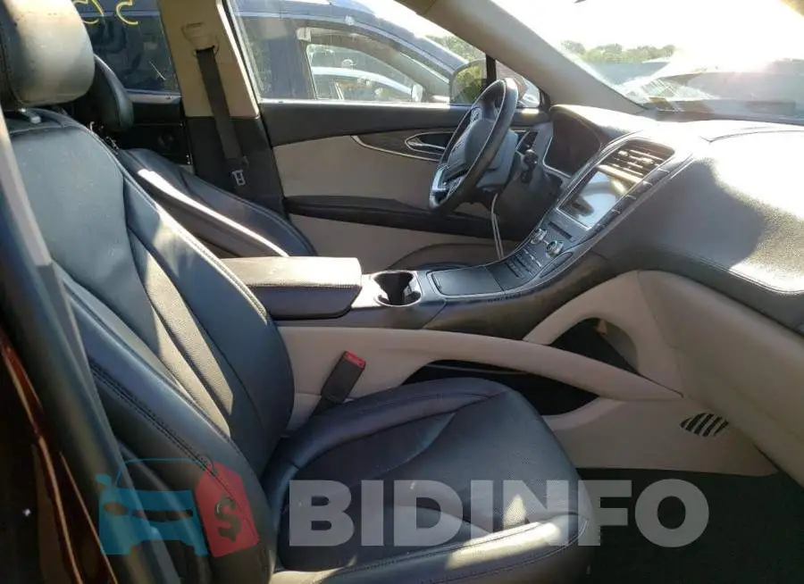 2LMPJ8LP0KBL30113 Photo# 5