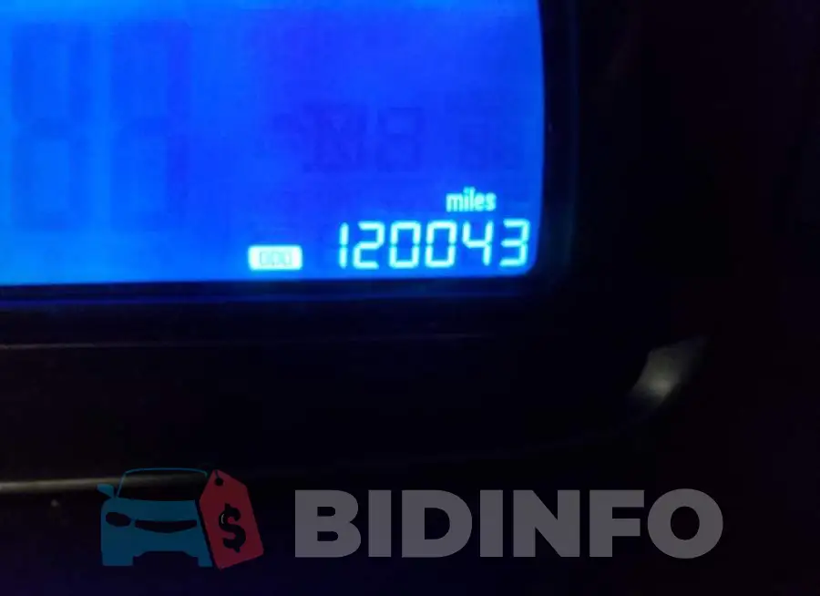 KL7CJRSB4FB071631 Photo# 8