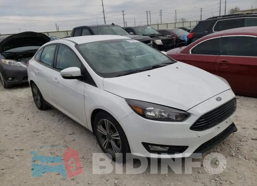 1FADP3FE1GL404828 Photo# 4