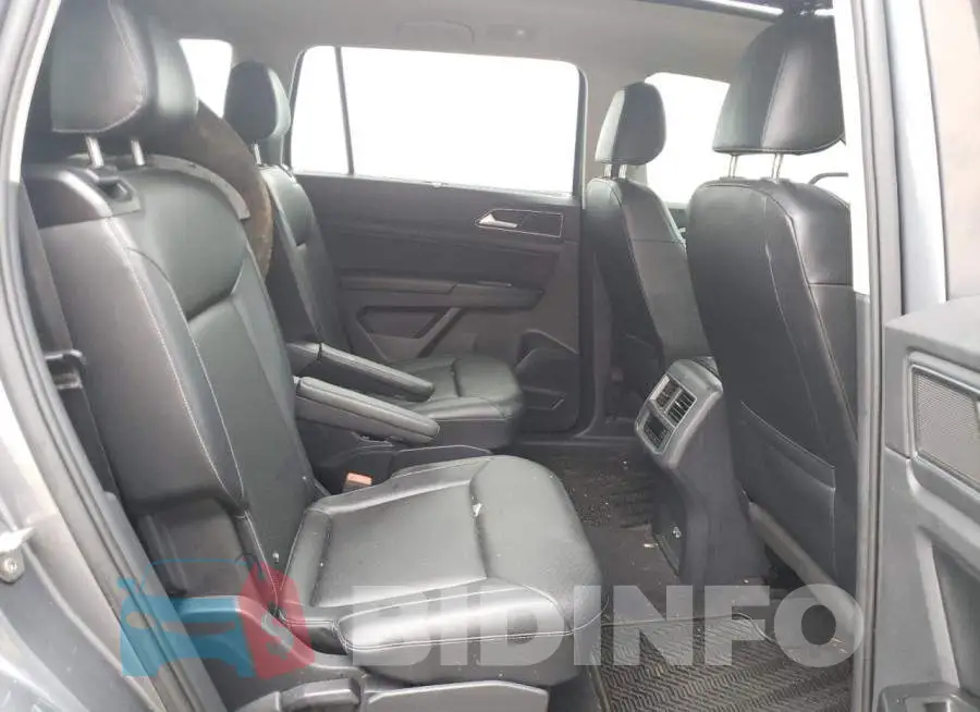 1V2RR2CA9KC598845 Photo# 11