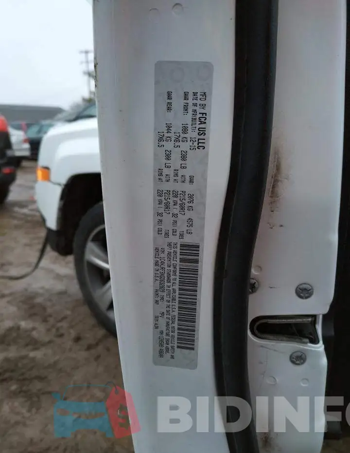 1C4NJRFBXGD632829 Photo# 13