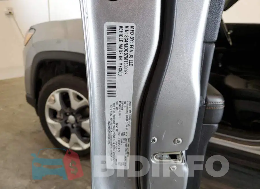 3C4NJDCB7MT600028 Photo# 14