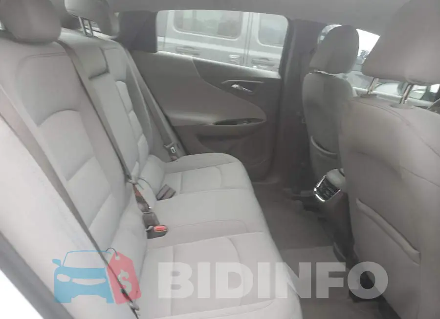1G1ZD5ST7NF110427 Photo# 10