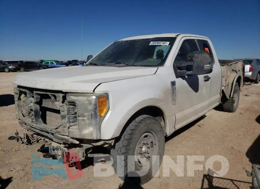 1FT7X2A68HEB57671 Photo# 2