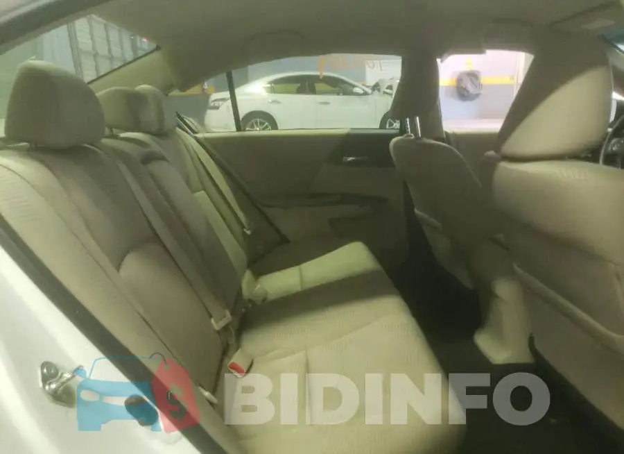 1HGCR2F30FA197112 Photo# 6