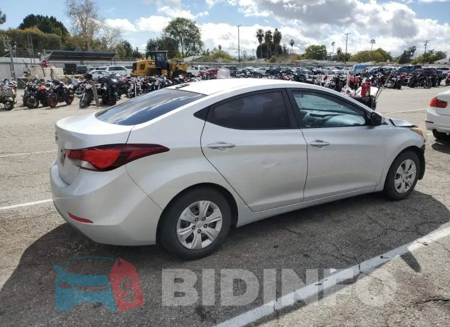 5NPDH4AE8GH692629 Photo# 3