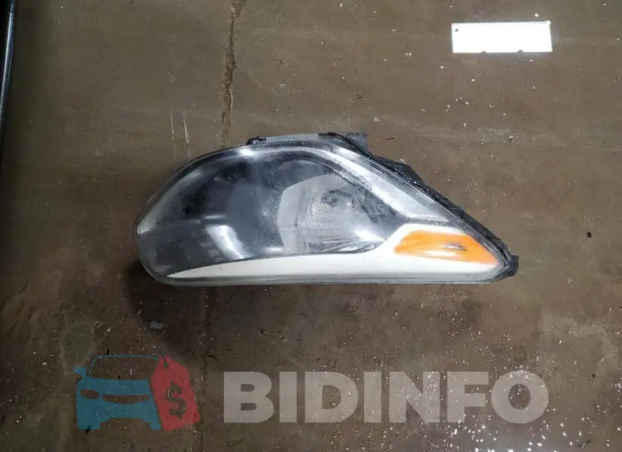 KNDJN2A28E7735700 Photo# 12