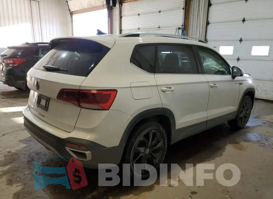 3VV1X7B2XNM004490 Photo# 3