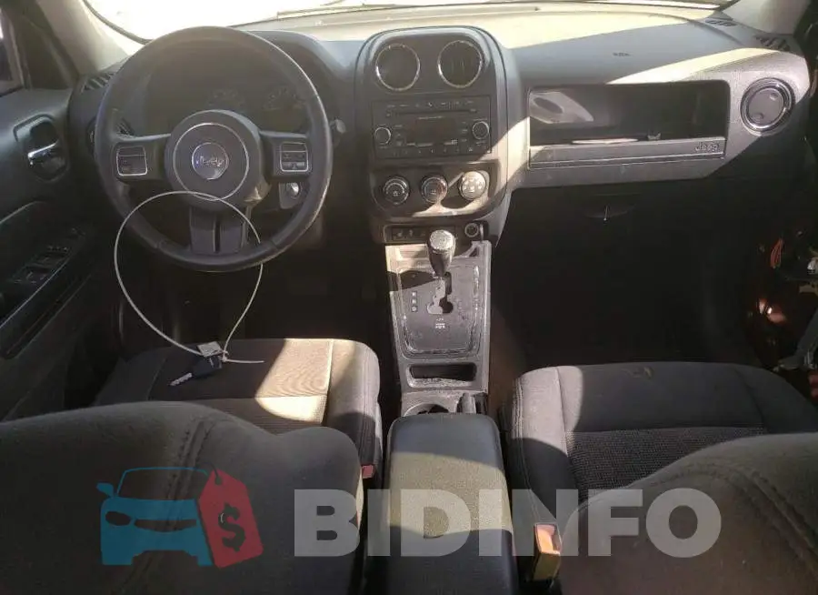 1C4NJPFB7ED743582 Photo# 8