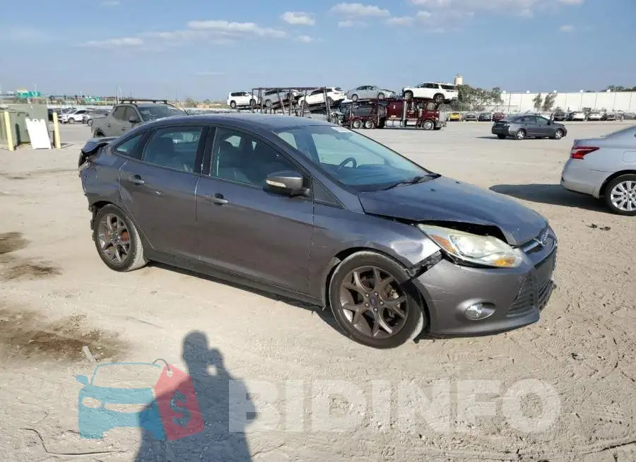1FADP3F23EL171537 Photo# 4