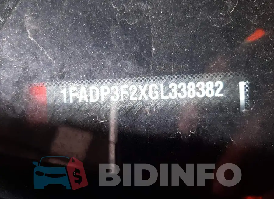 1FADP3F2XGL338382 Photo# 12