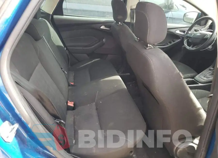 1FADP3F2XJL207136 Photo# 10