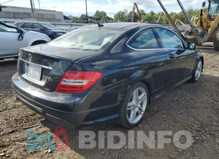 WDDGJ4HB3FG368252 Photo# 4