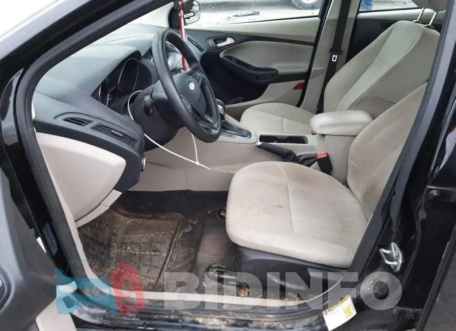 1FADP3F29JL301752 Photo# 7