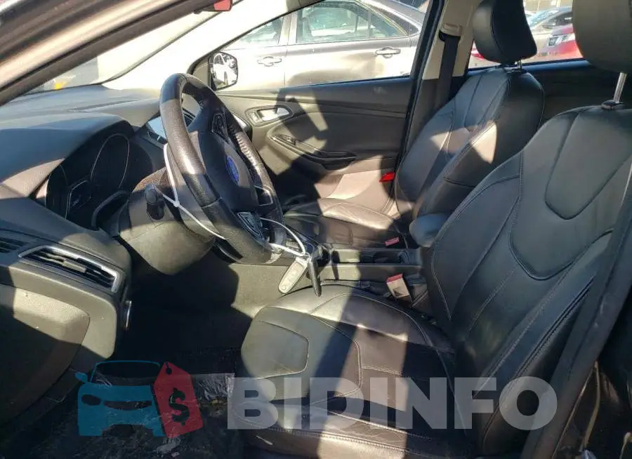 1FADP3N25GL250339 Photo# 7