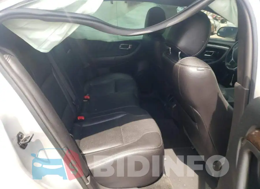 1FAHP2F82FG171393 Photo# 6