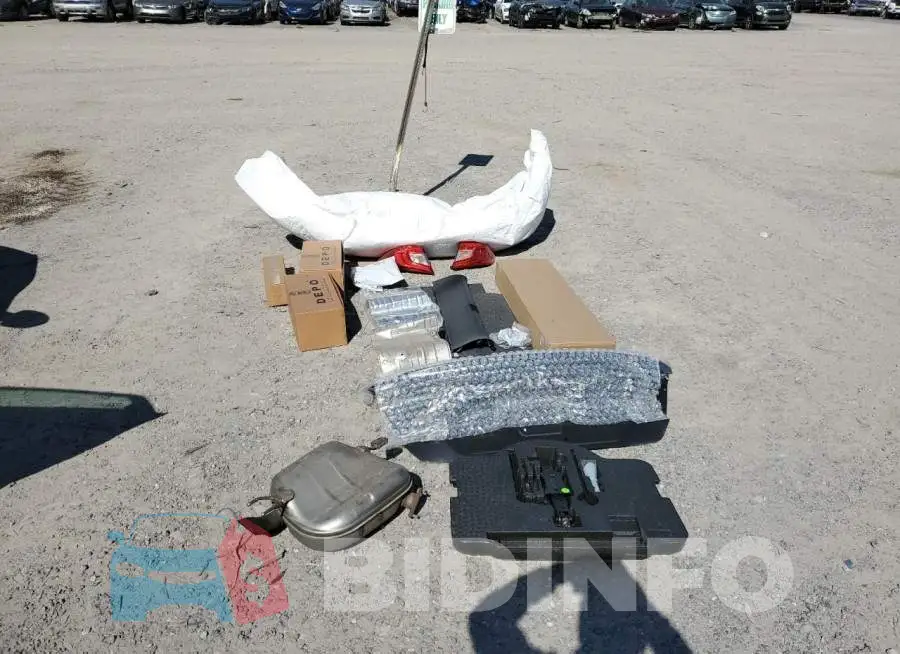 1HGCV2F38KA035069 Photo# 12