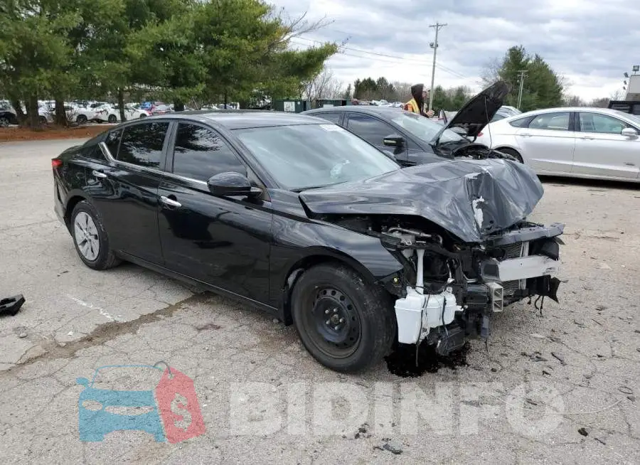 1N4BL4BV1KC135768 Photo# 4