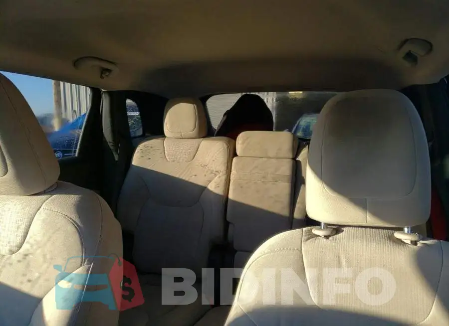 1C4PJLCB4FW690688 Photo# 10