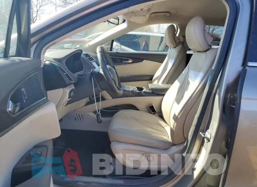 2LMTJ8KP1GBL70773 Photo# 7