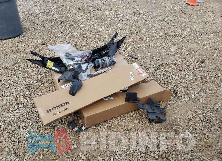 19XFC1F96HE004957 Photo# 12