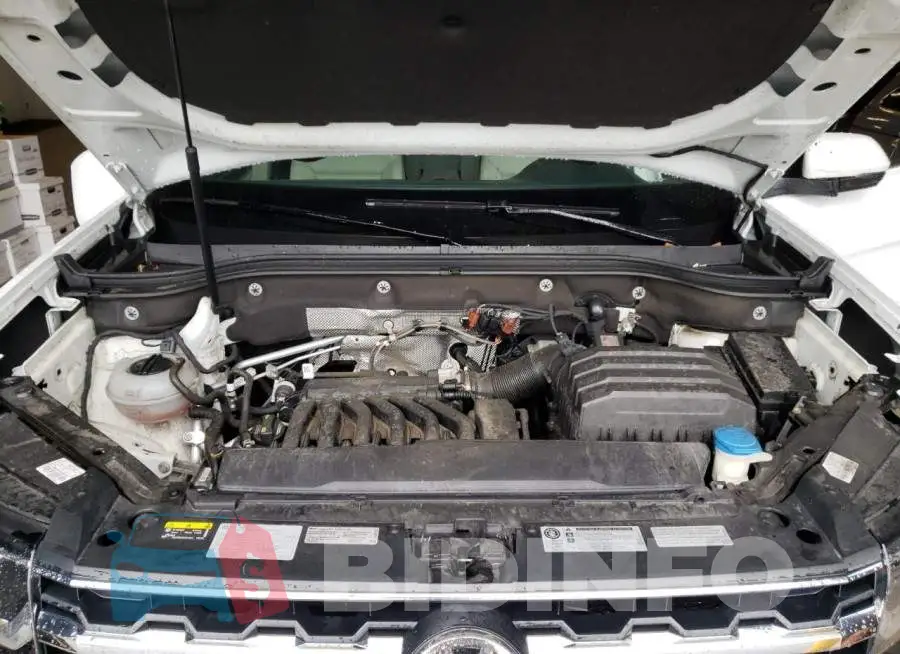 1V2MR2CA3JC504550 Photo# 7