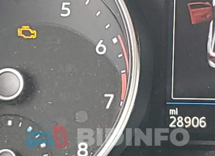 3VV3B7AX7KM109195 Photo# 8