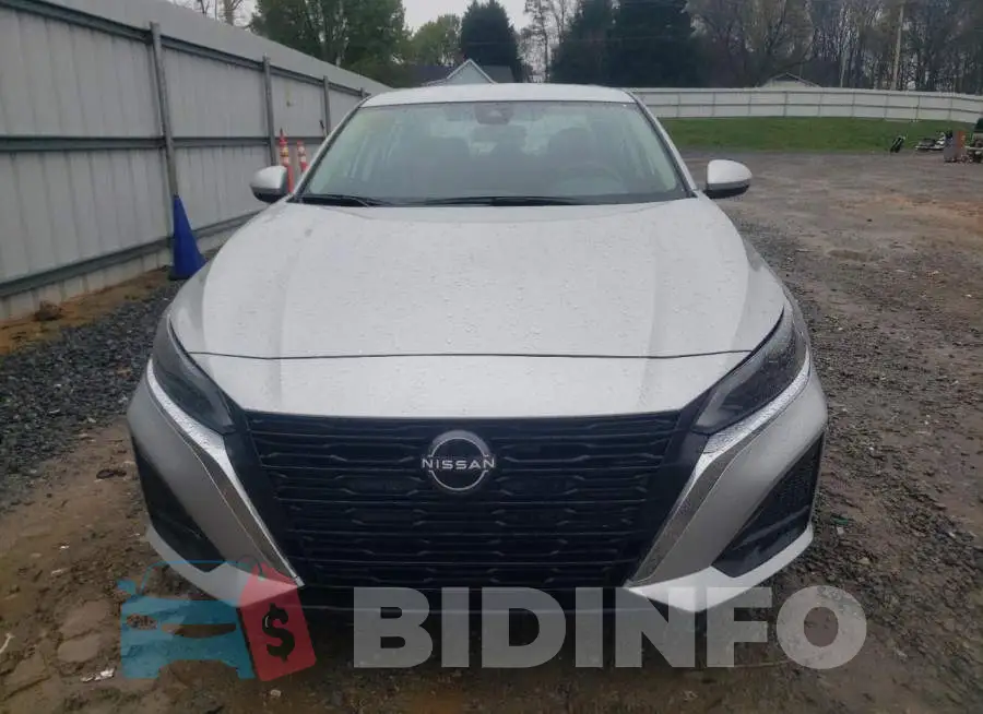 1N4BL4BV2PN312937 Photo# 5