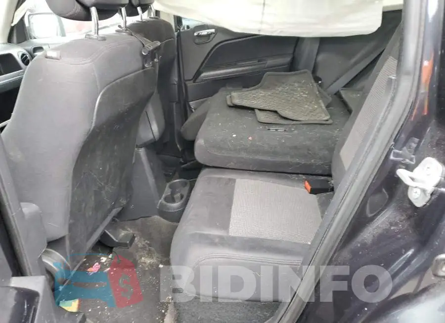 1C4NJPBAXED779196 Photo# 10