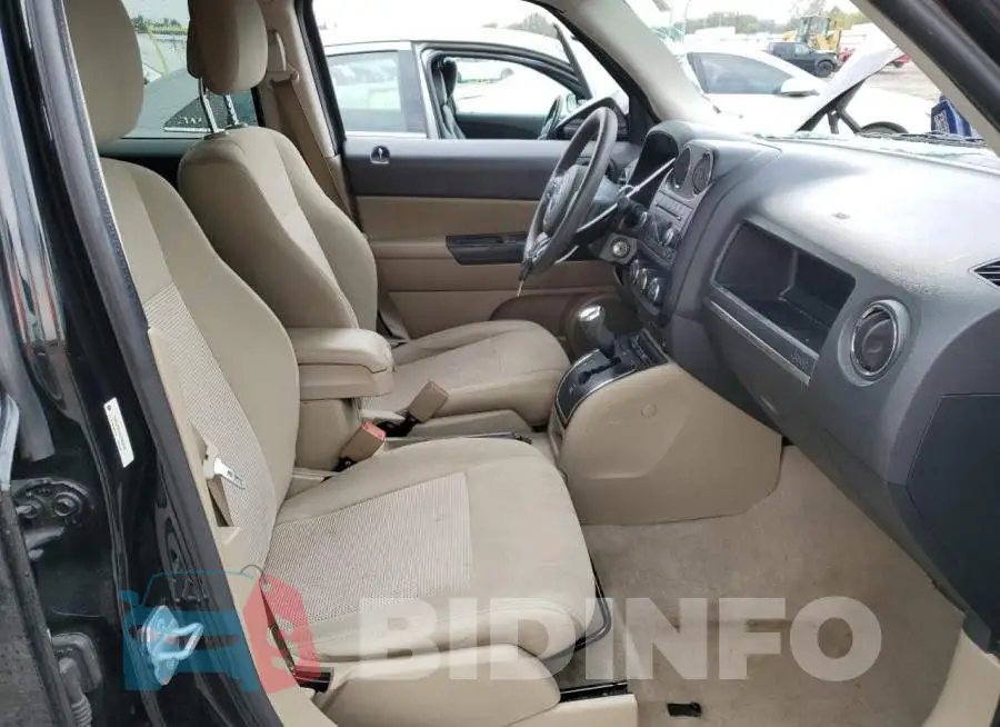 1C4NJPBAXED890542 Photo# 5