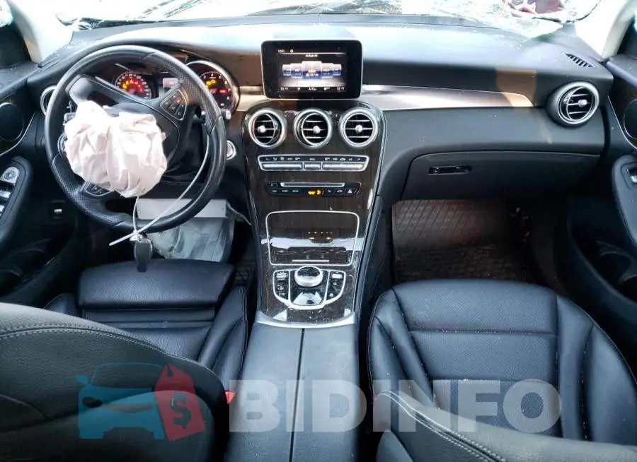 WDC0G4KB9HF148104 Photo# 8