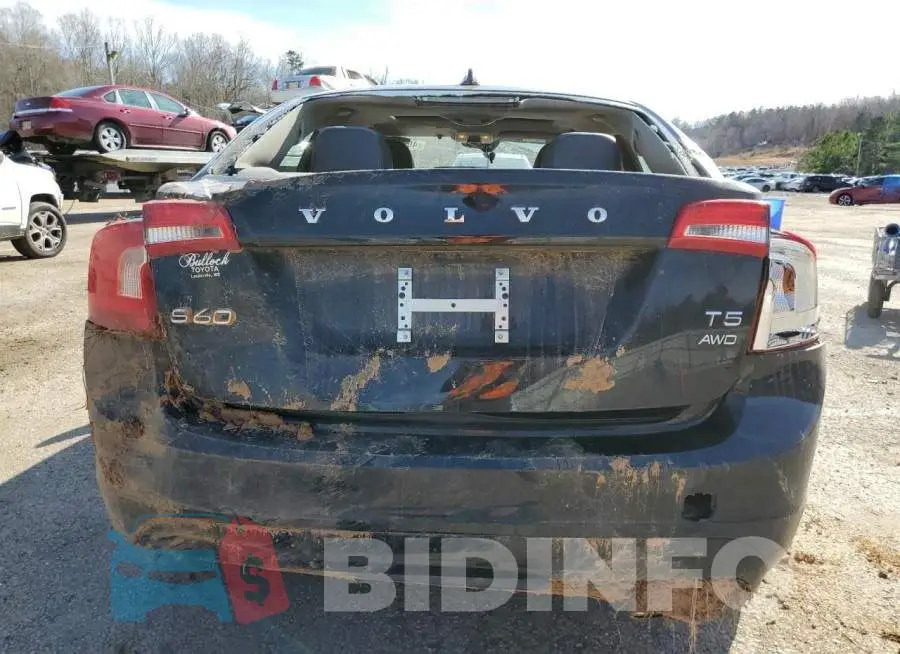 YV1612TB8F2315121 Photo# 6