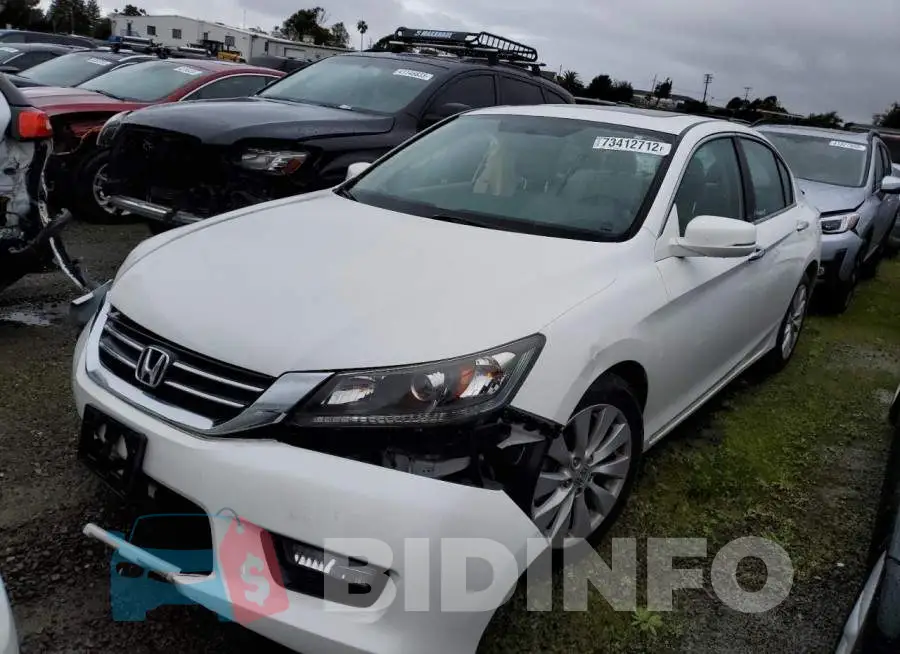 1HGCR2F70FA186307 Photo# 1