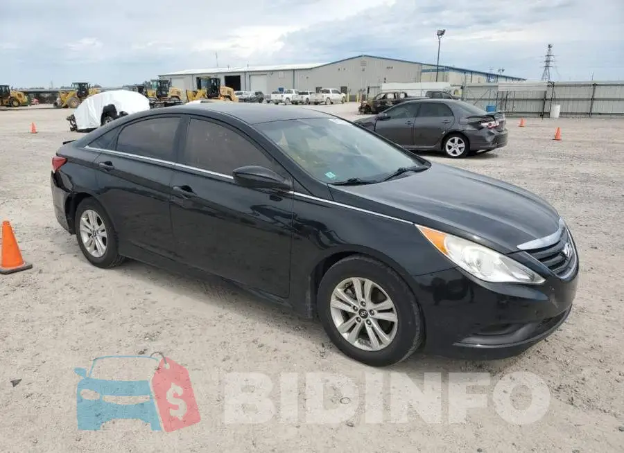 5NPEB4AC1EH831744 Photo# 4