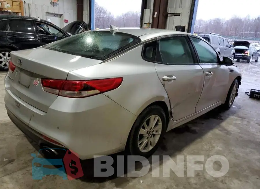 5XXGT4L33JG218307 Photo# 3
