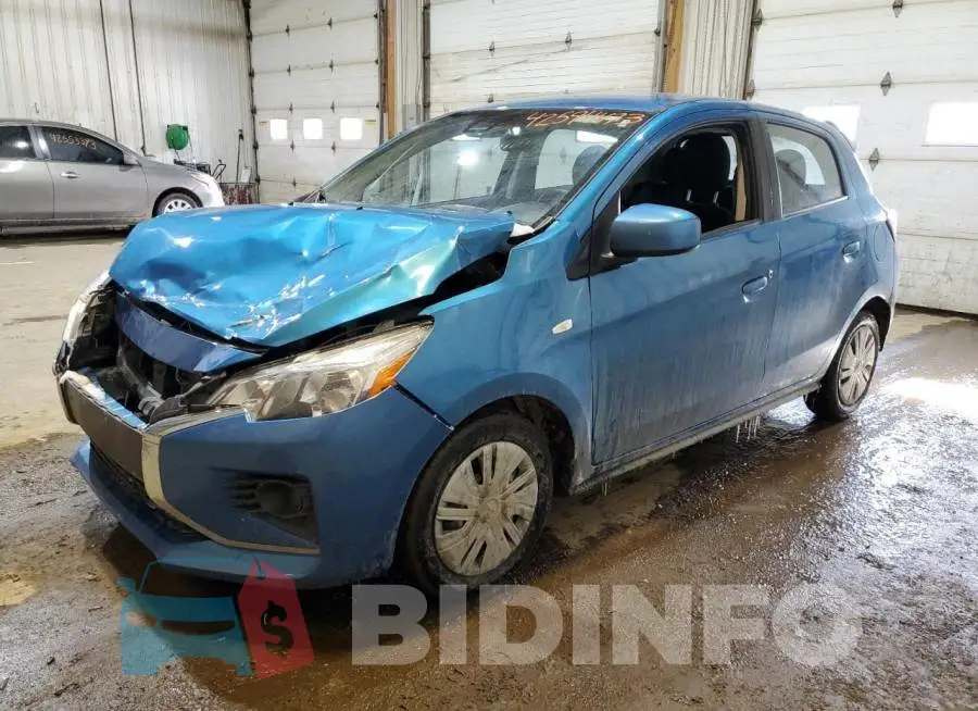 ML32AUHJ7MH008990 Photo# 1
