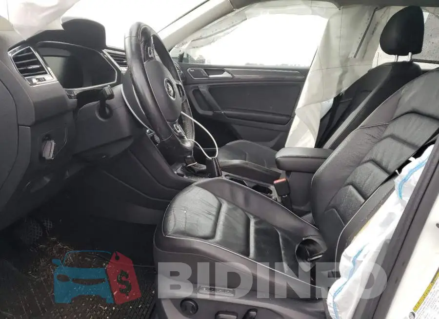 3VV5B7AX0JM006126 Photo# 7