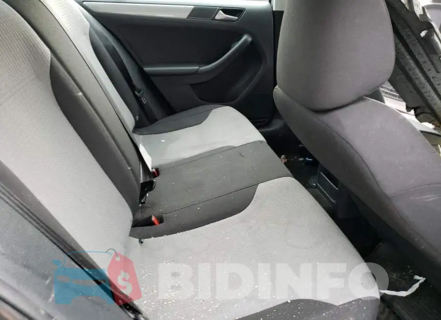 3VW167AJ5HM413380 Photo# 10
